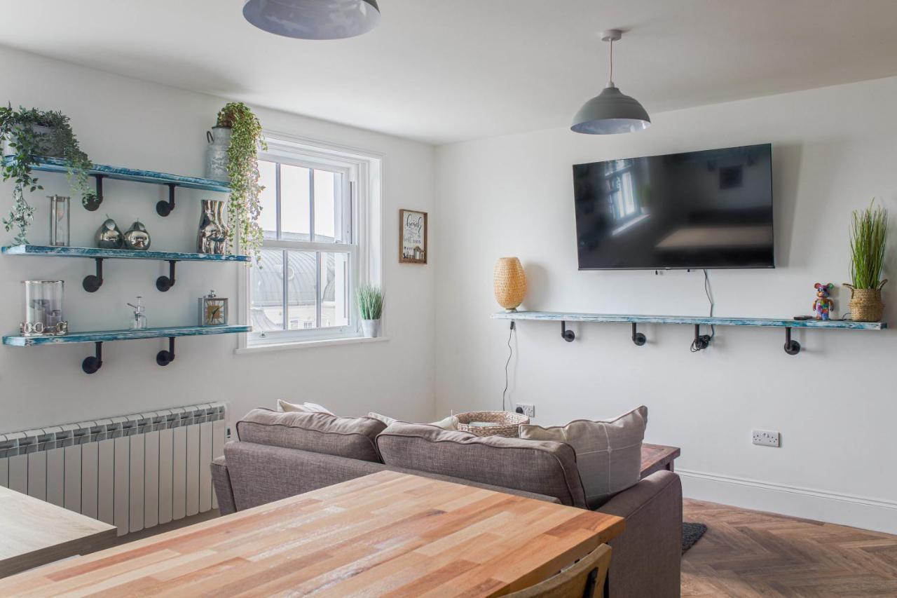Lovely 2- Bedroom Apartment With Stunning Sea Views Worthing Exteriör bild