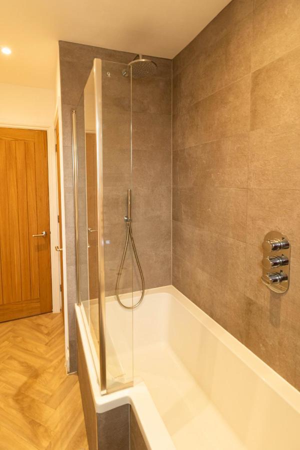 Lovely 2- Bedroom Apartment With Stunning Sea Views Worthing Exteriör bild